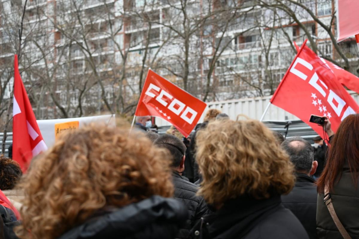 CCOO y UGT que han protestado este 11F ante la sede del Ministerio de Asuntos Econmicos