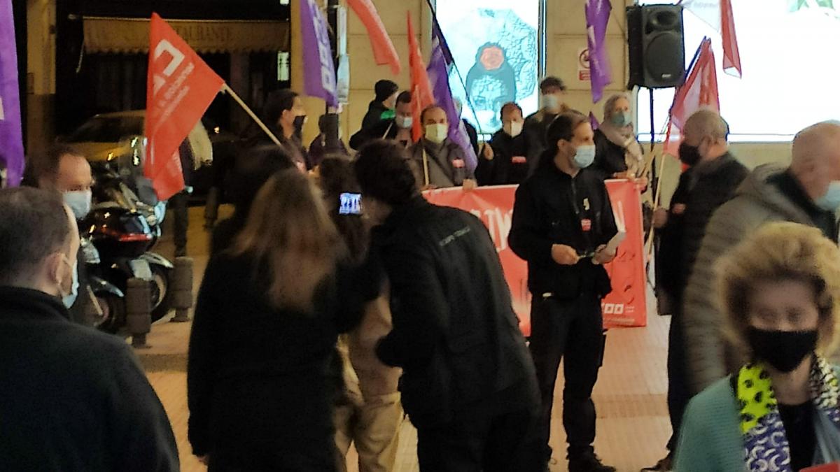 Concentracin de CCOO en el Teatro de la Zarzuela de Madrid