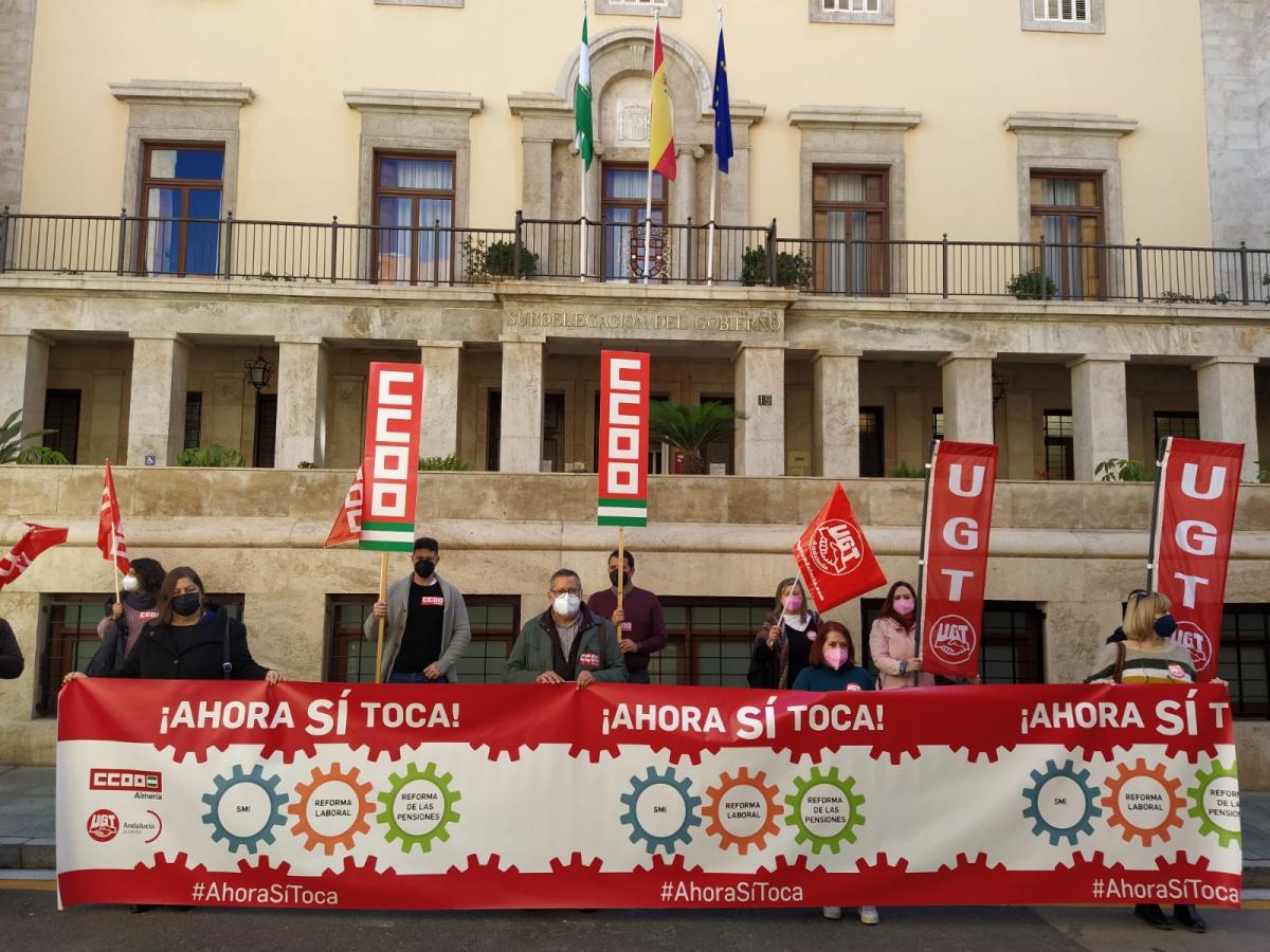 Concentracin de CCOO y UGT 11F en Almera
