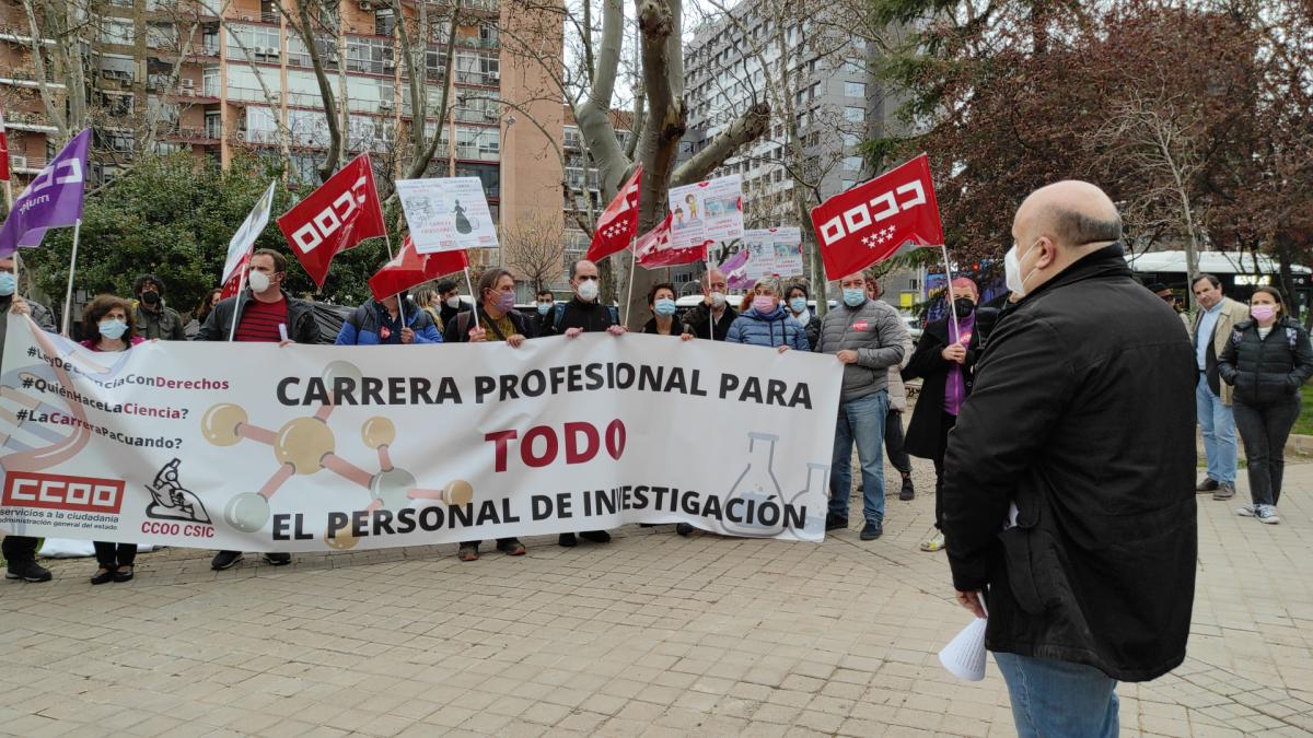 Concentracin en el Ministerio de Ciencia e Innovacin en el Paseo de la Castellana 162.