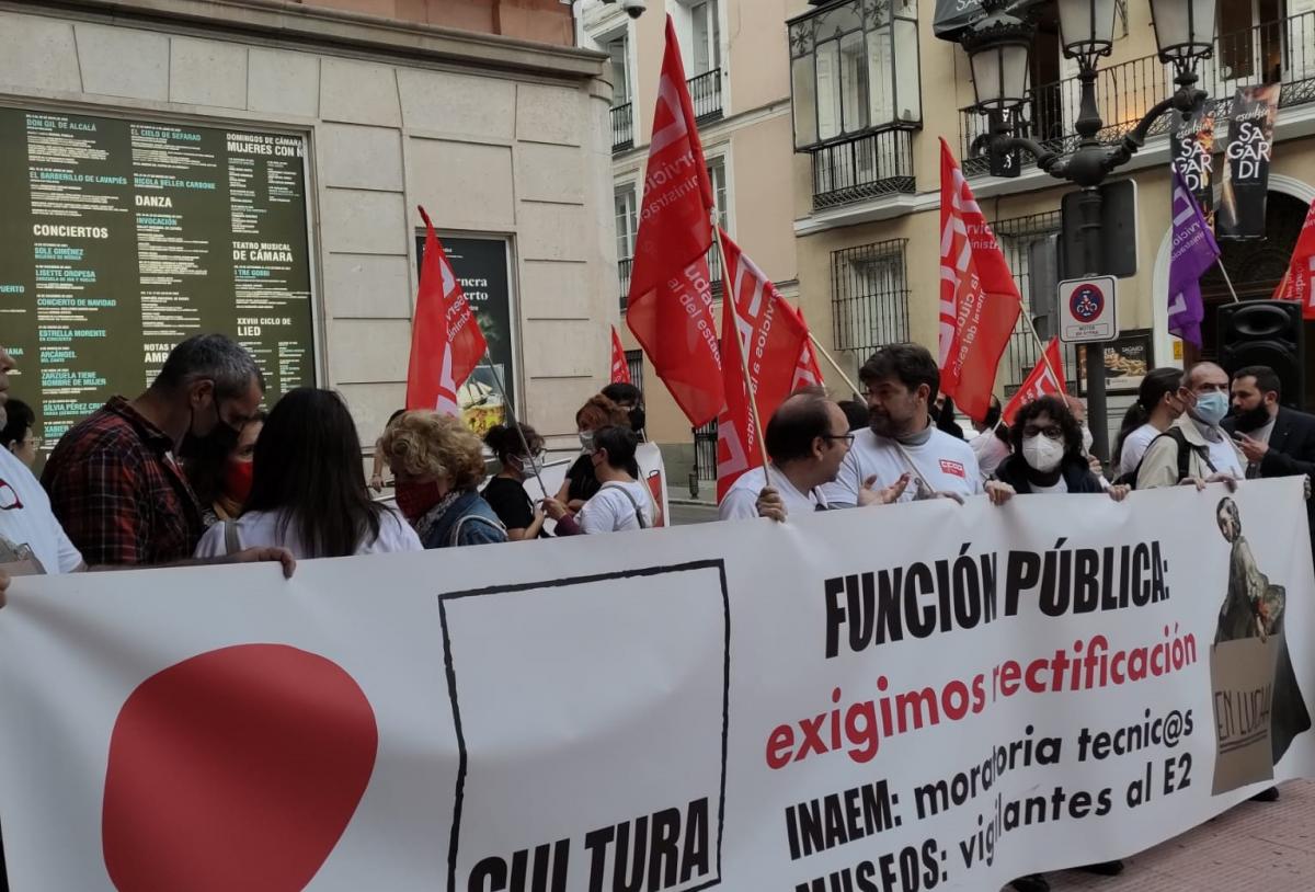 Concentracin de CCOO en el Teatro de la Zarzuela.