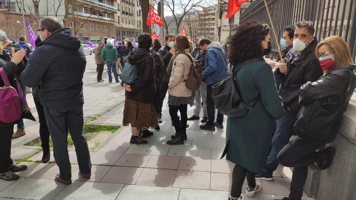 Concentracin de CCOO en la sede de la Secretara de Estado de Funcin Pblica
