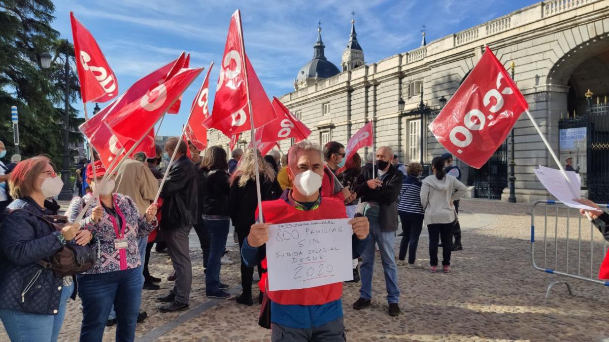 Concentracin en Palacio Real por los atrasos retributivos del personal laboral.
