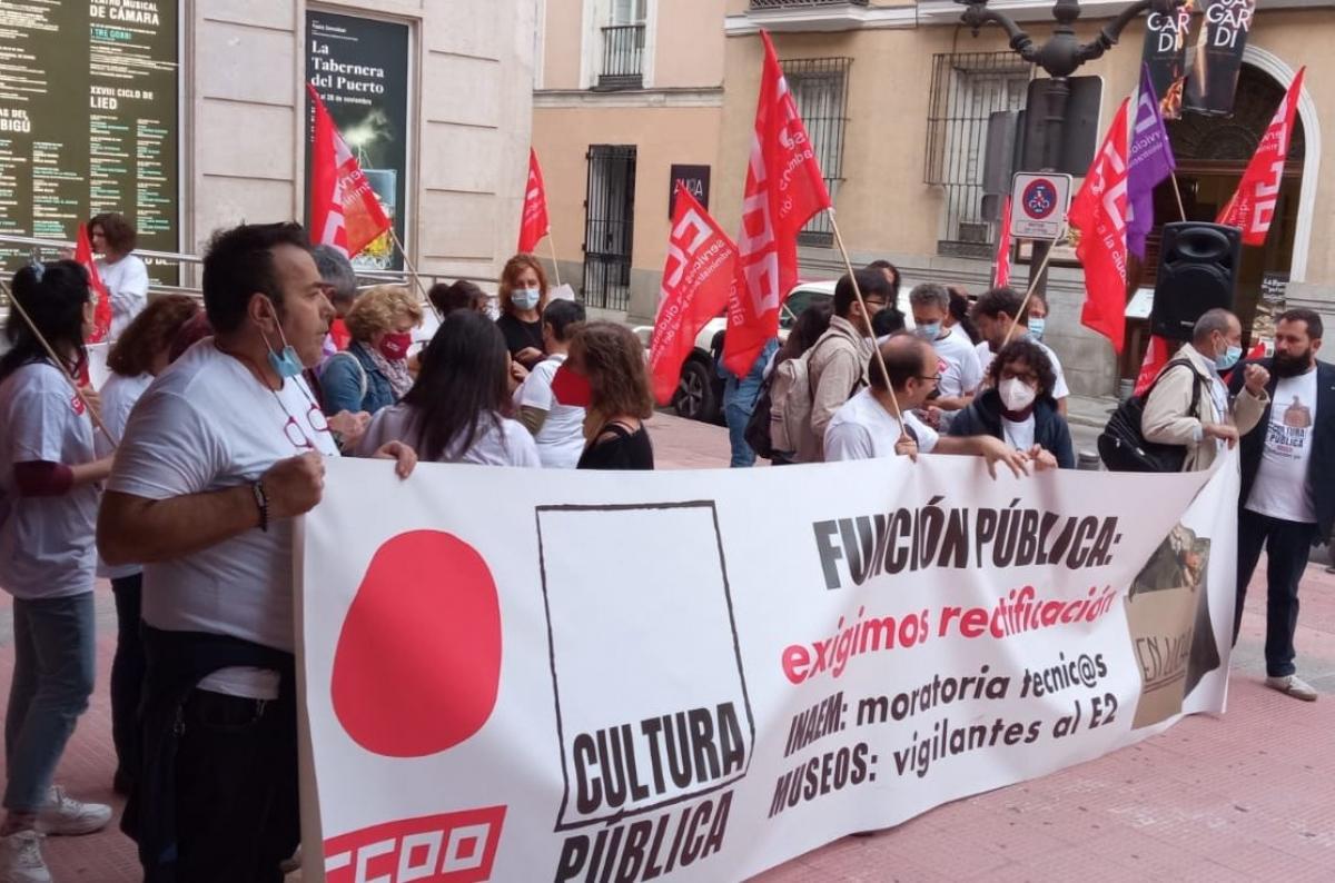 Concentracin de CCOO en el Teatro de la Zarzuela.