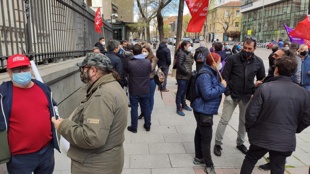 Concentracin de CCOO en la sede de la Secretara de Estado de Funcin Pblica