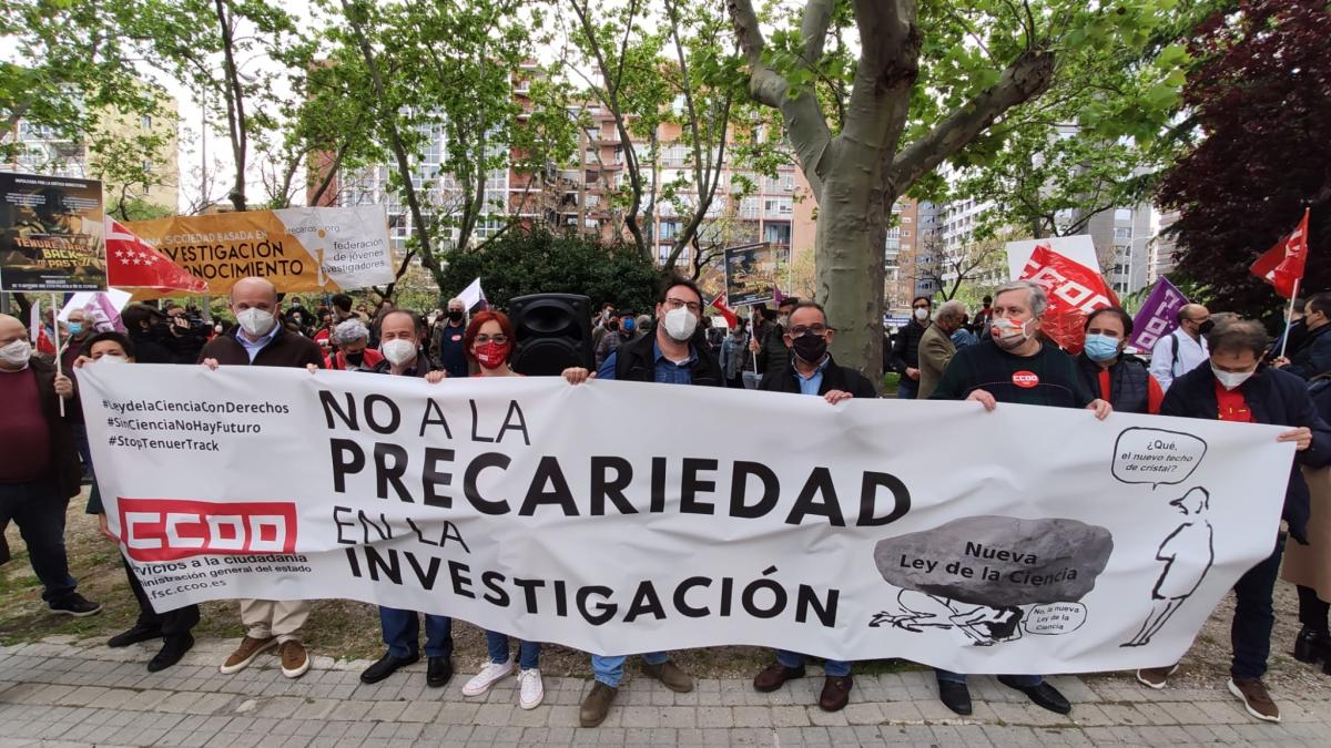 Concentracin en Madrid frente al Ministerio de Ciencia e Innovacin.