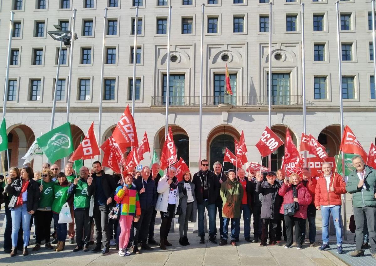 Concentracin ante el Ministerio de Transportes, Movilidad y Agenda Urbana.