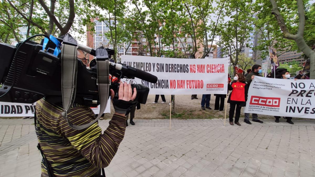 Concentracin en Madrid frente al Ministerio de Ciencia e Innovacin.