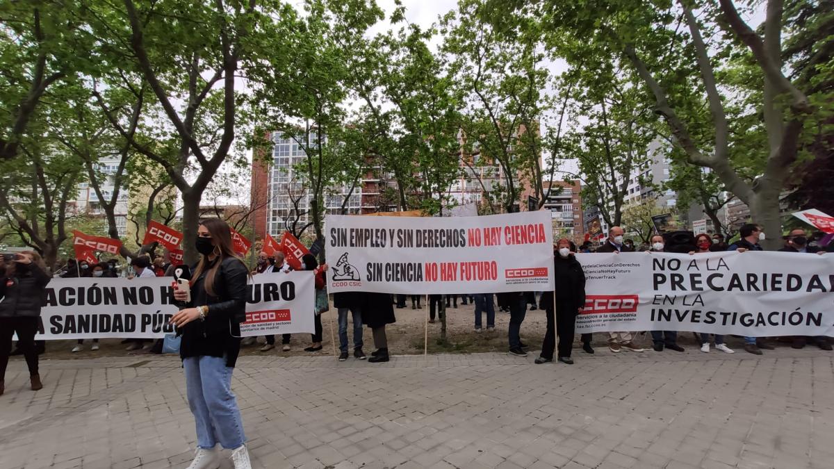 Concentracin en Madrid frente al Ministerio de Ciencia e Innovacin.