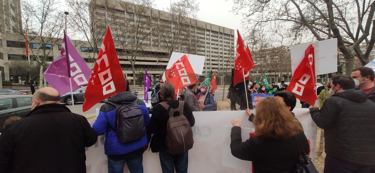 CCOO sale a la calle para reclamar derechos para todo el personal de investigacin.