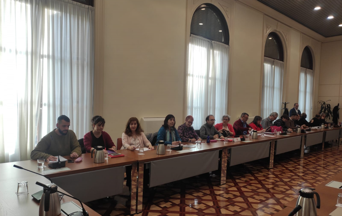 Reunin de la Comisin Paritaria, en primer trmino el equipo de negociacin de CCOO en la AGE