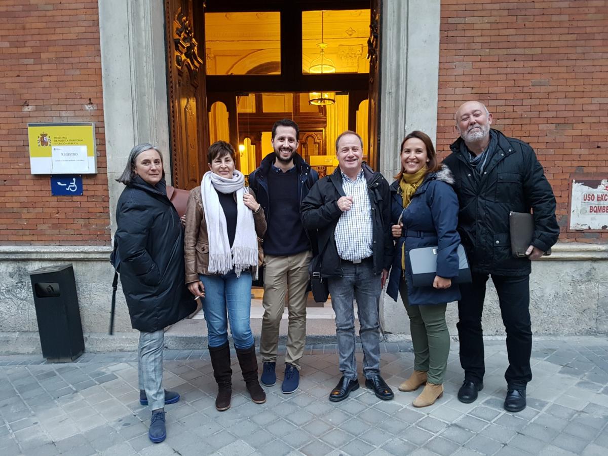 Equipo negociador de CCOO tras la firma del Acuerdo de ampliacin del permiso de paternidad