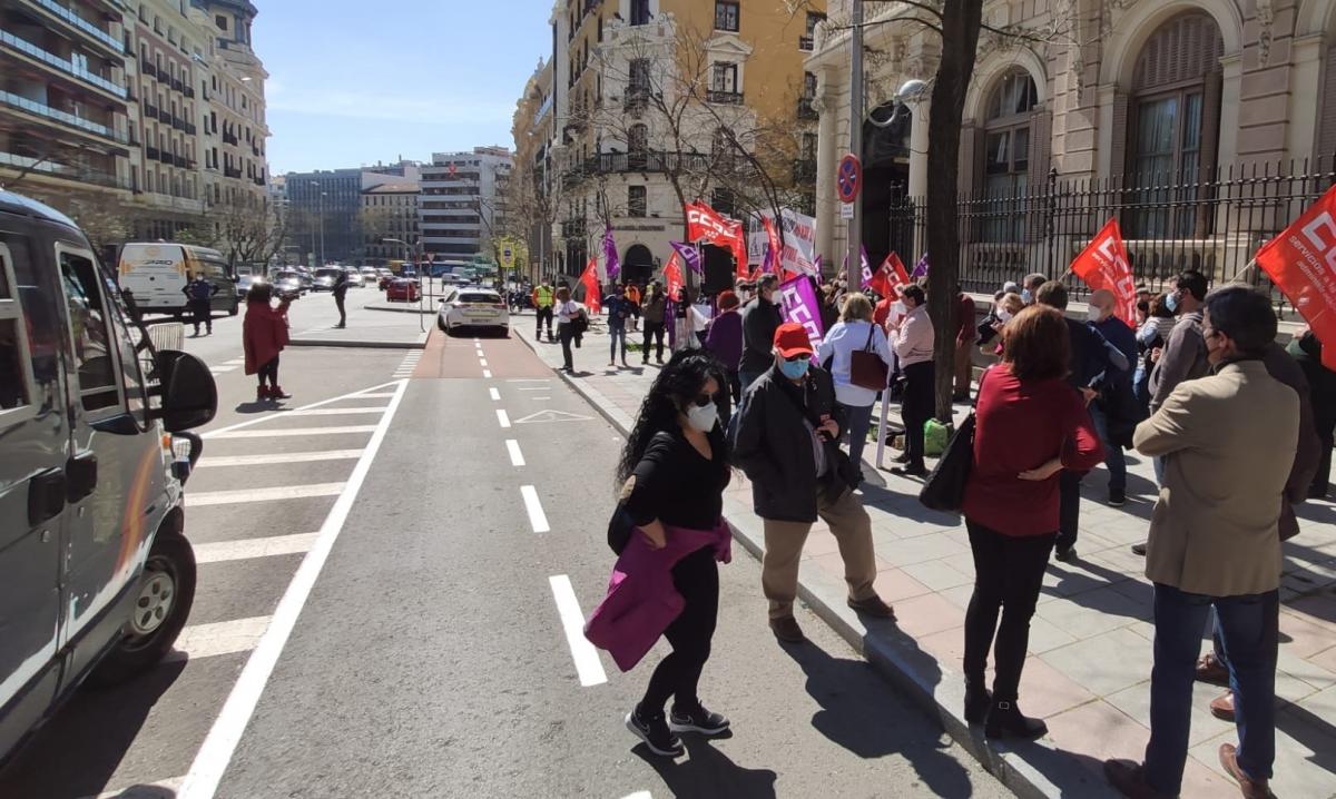 Concentracin #CumpleSinRecortes de CCOO en la sede de la Secretara de Estado de Funcin Pblica