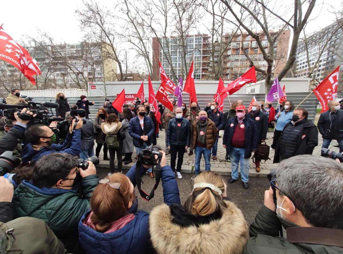 CCOO y UGT que han protestado este 11F ante la sede del Ministerio de Asuntos Econmicos