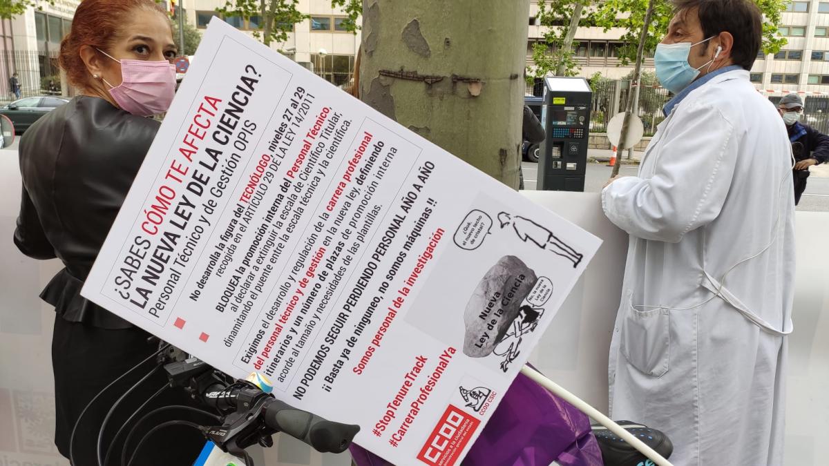 Concentracin en Madrid frente al Ministerio de Ciencia e Innovacin.