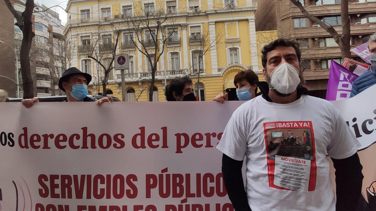 Concentracin durante el primer paro del personal no policial en la Direccin General de Polica