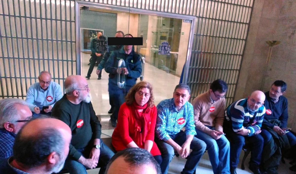 Desde las 12:30 encierro en el Ministerio de Empleo y Seguridad Social