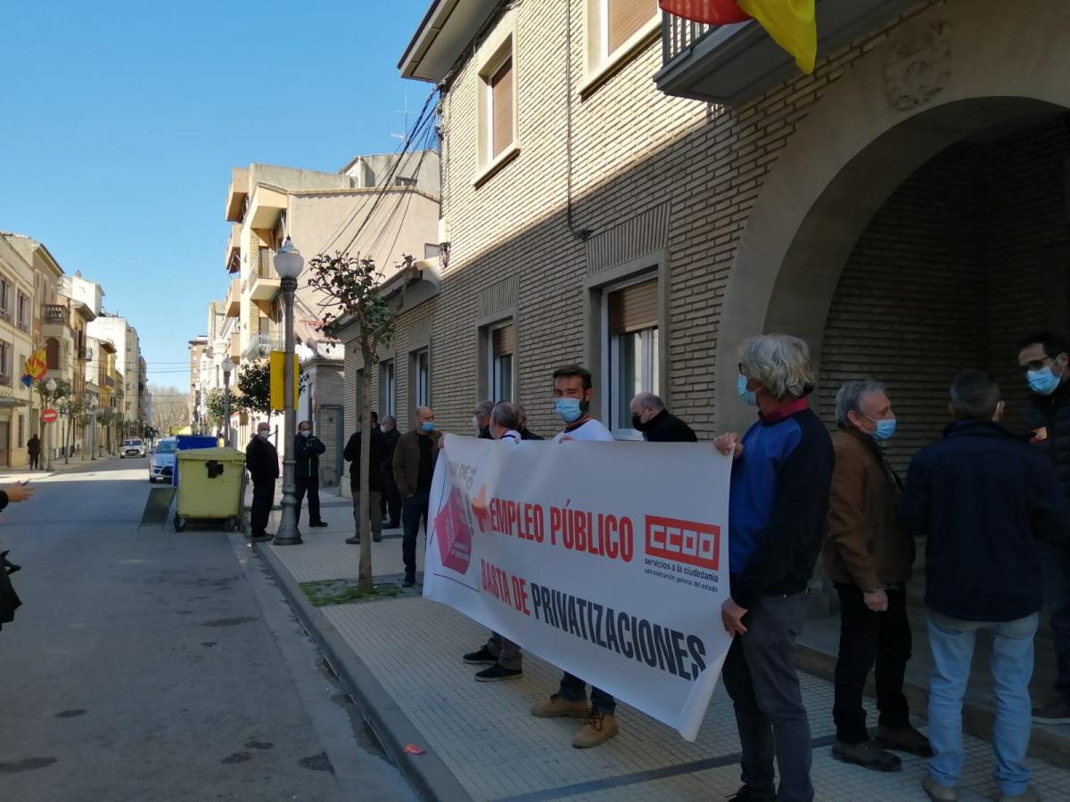 Concentracin en Monzn (Huesca) contra la privatizacin de los canales del Ebro