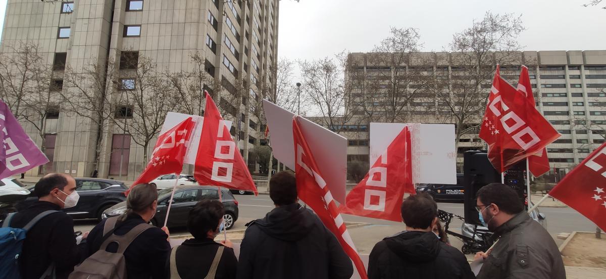 CCOO sale a la calle para reclamar derechos para todo el personal de investigacin.
