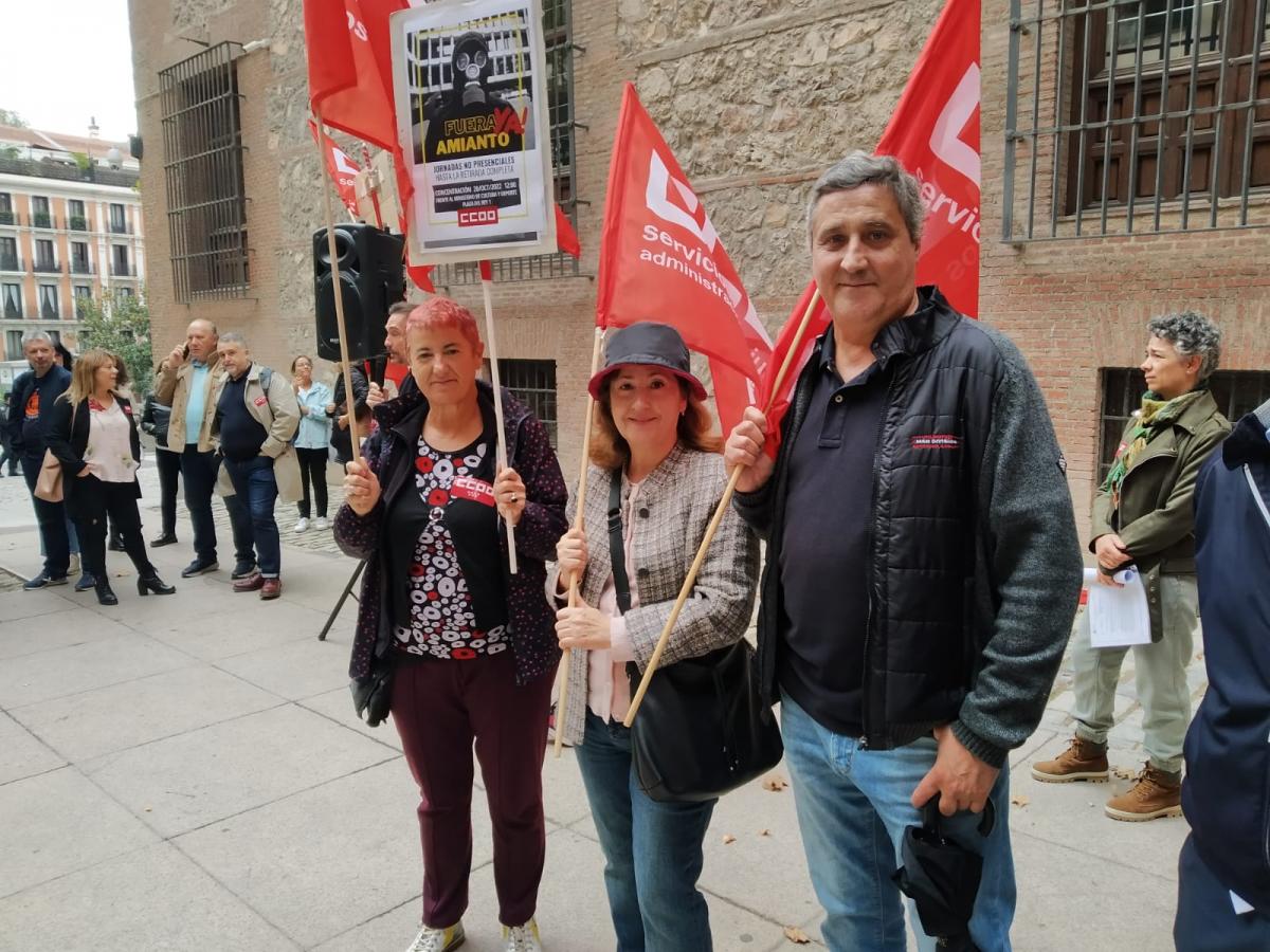 Concentracin frente al Ministerio de Cultura y Deporte: Amianto Fuera Ya!.