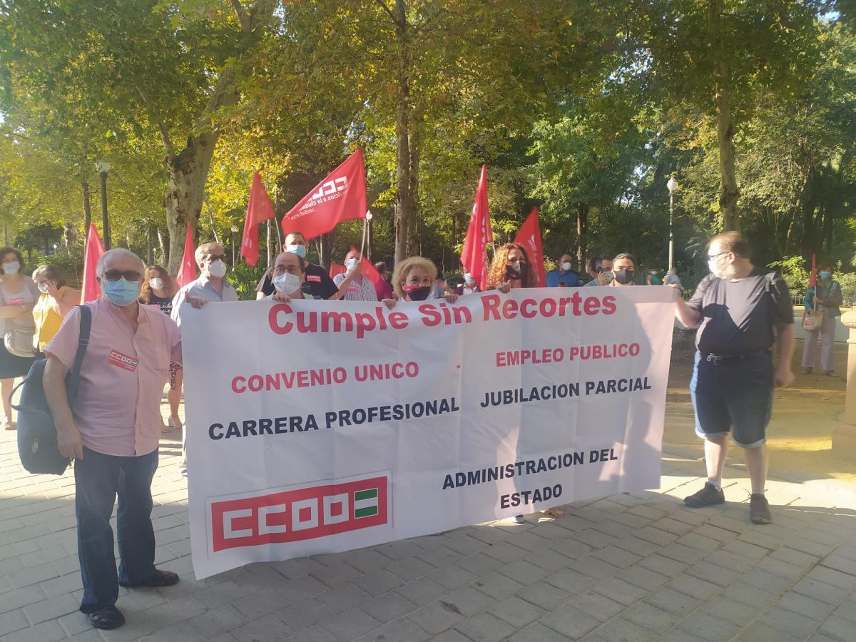 Concentracin en Sevilla #CumpleSinRecortes