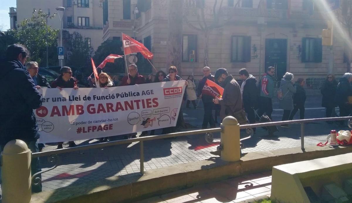 Concentraci davant de la Delegaci del Govern a Catalunya