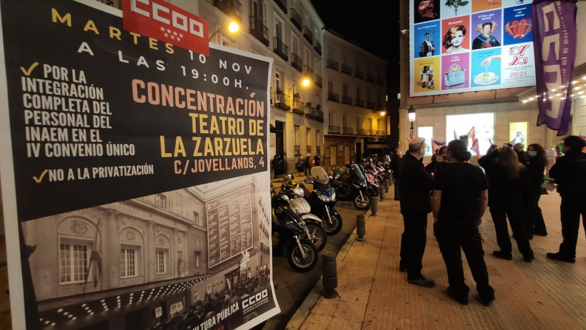 Concentracin de CCOO en el Teatro de la Zarzuela de Madrid