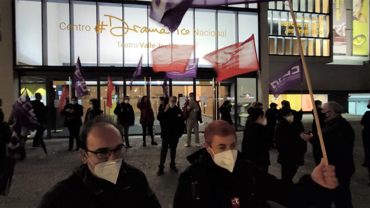 Concentracin de CCOO en el Teatro Valle-Incln