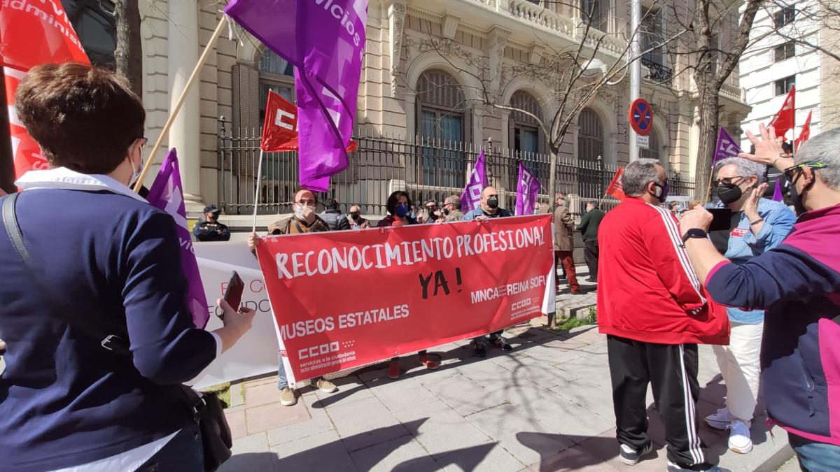 Concentracin #CumpleSinRecortes de CCOO en la sede de la Secretara de Estado de Funcin Pblica