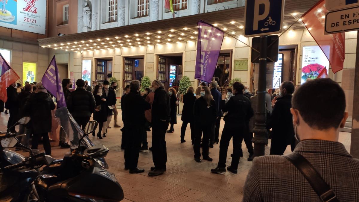 Concentracin de CCOO en el Teatro de la Zarzuela de Madrid