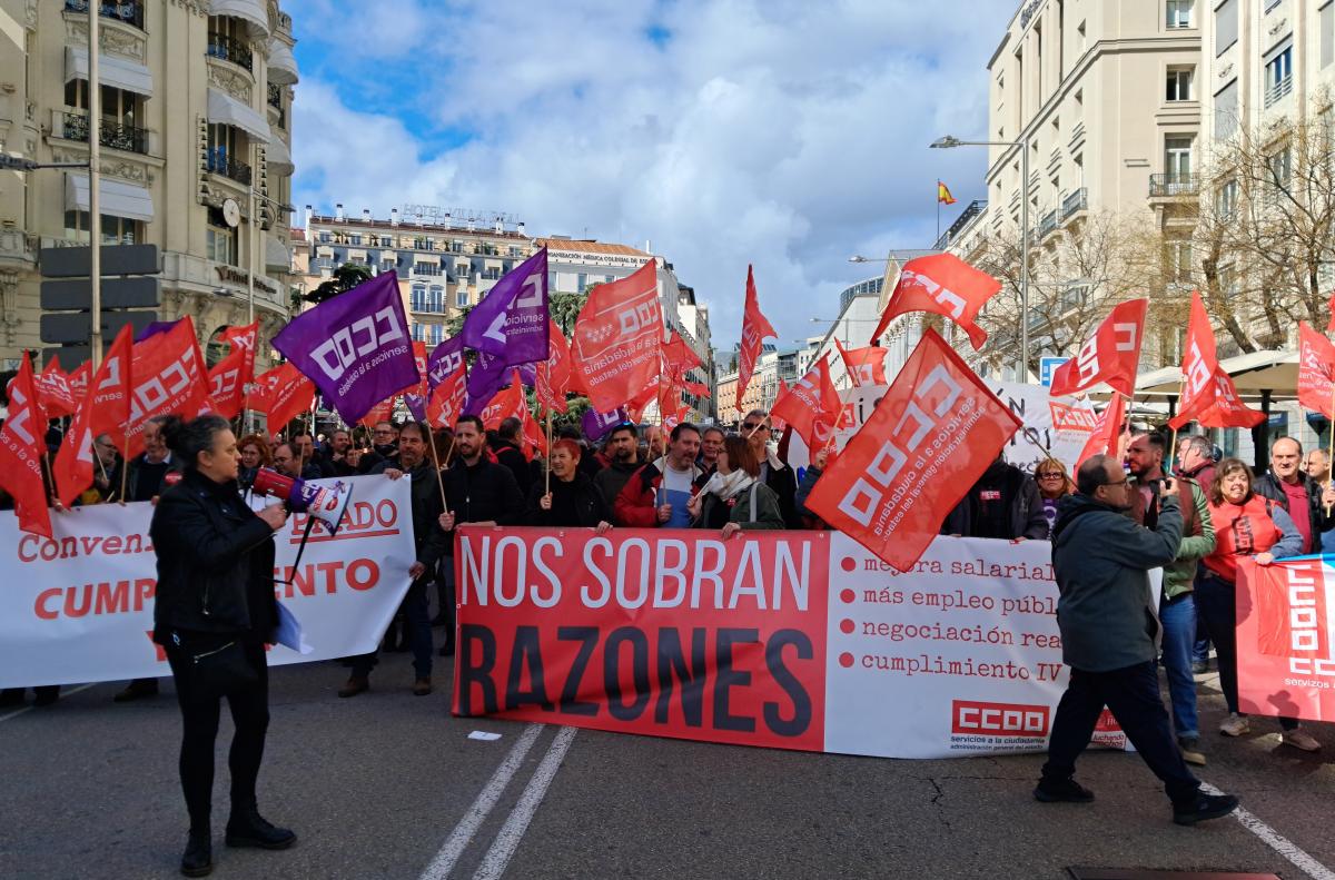 Concentracin #NosSobranRazones en la AGE delante del Congreso de los Diputados
