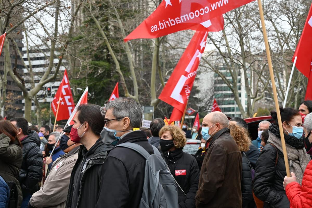CCOO y UGT que han protestado este 11F ante la sede del Ministerio de Asuntos Econmicos