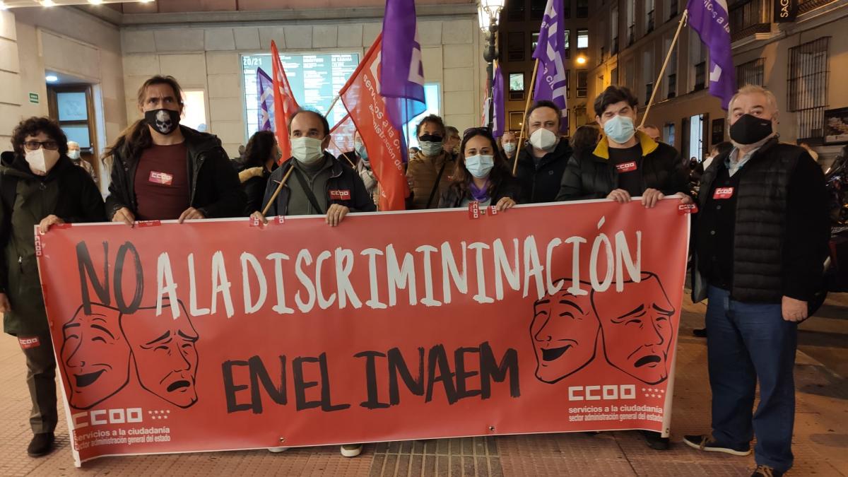 Concentracin de CCOO en el Teatro de la Zarzuela de Madrid