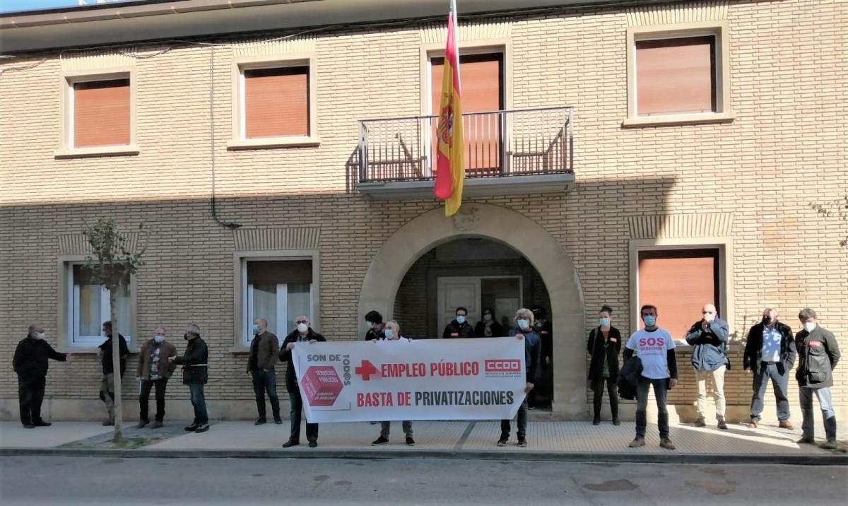 Concentracin en Monzn (Huesca) contra la privatizacin de los canales del Ebro
