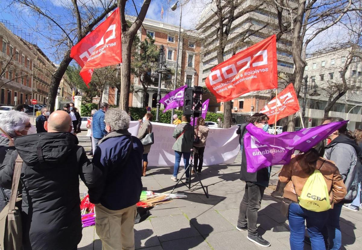 Concentracin del 12M en la sede del Ministerio de Interior