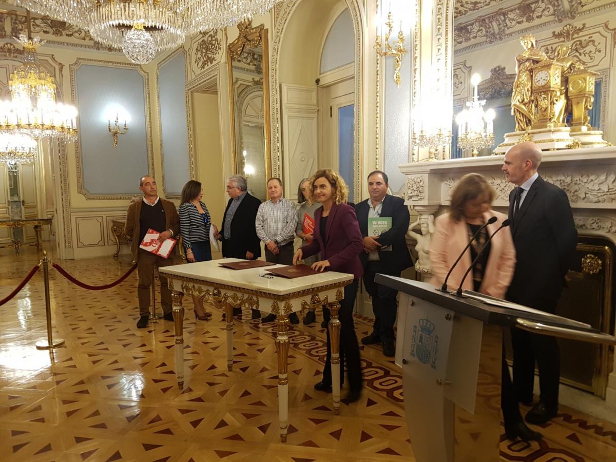Firma del Acuerdo de ampliacin permiso de paternidad, Ministra Meritxel Batet