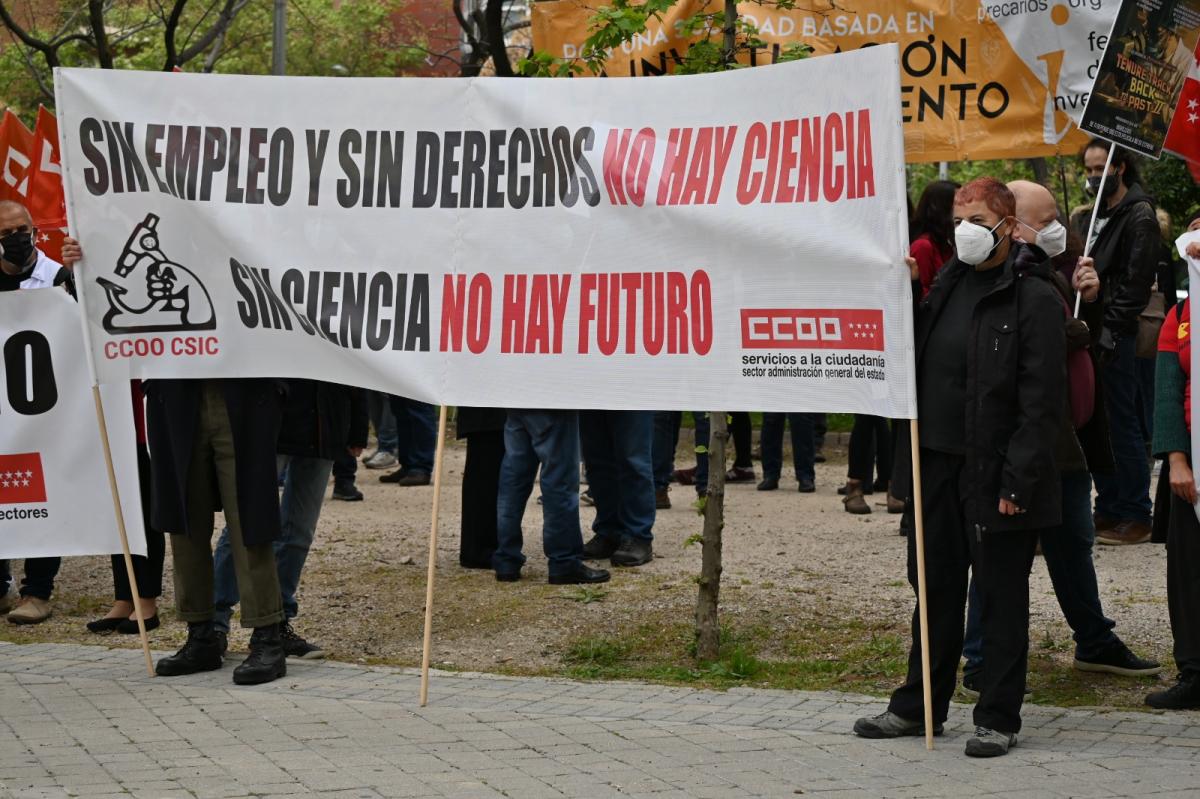 Concentracin frente al Ministerio de Ciencia e Innovacin, en Madrid, contra la reforma de la Ley de Ciencia.
