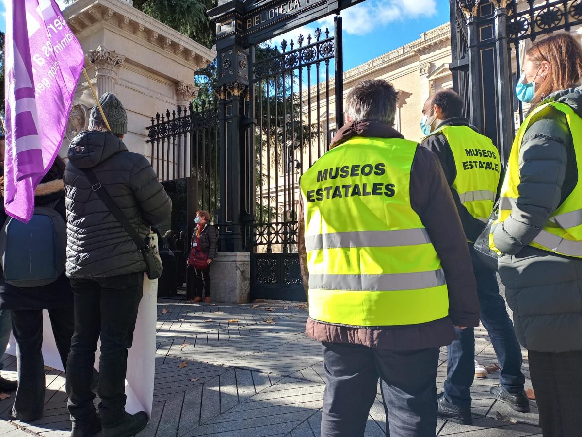 CCOO cierra el Museo Arqueolgico Nacional para exigir el reconocimiento del personal de la cultura