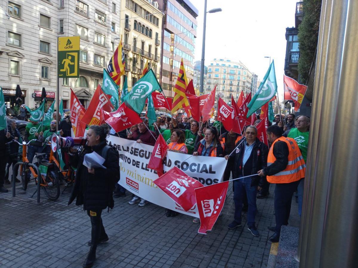 Concentracin de trabajadoras y trabajadores de la Seguridad Social de Barcelona