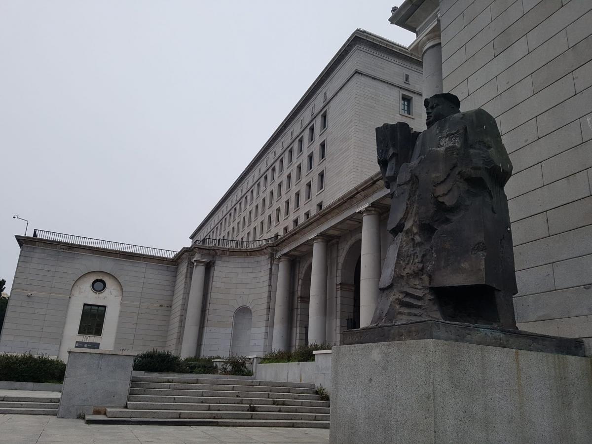 Complejo de Nuevos Ministerios (estatua de Indalecio Prieto)