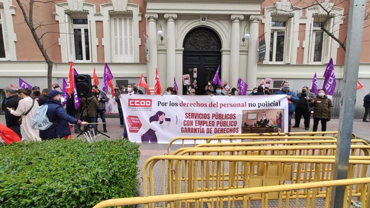 Concentracin del personal no policial en la Direccin General de Polica