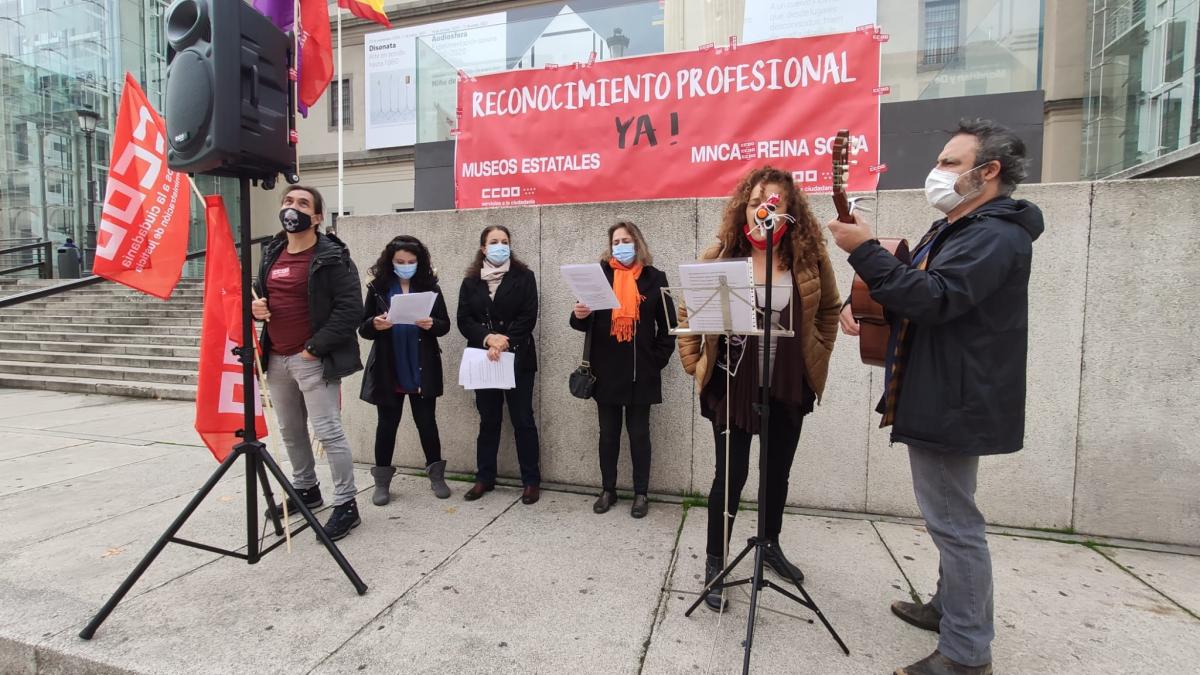 Concentracin de CCOO en el Museo Reina Sofa
