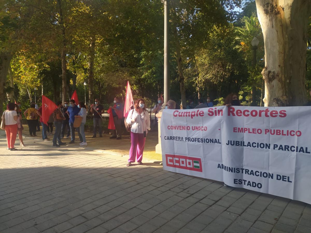 Concentracin en Sevilla #CumpleSinRecortes