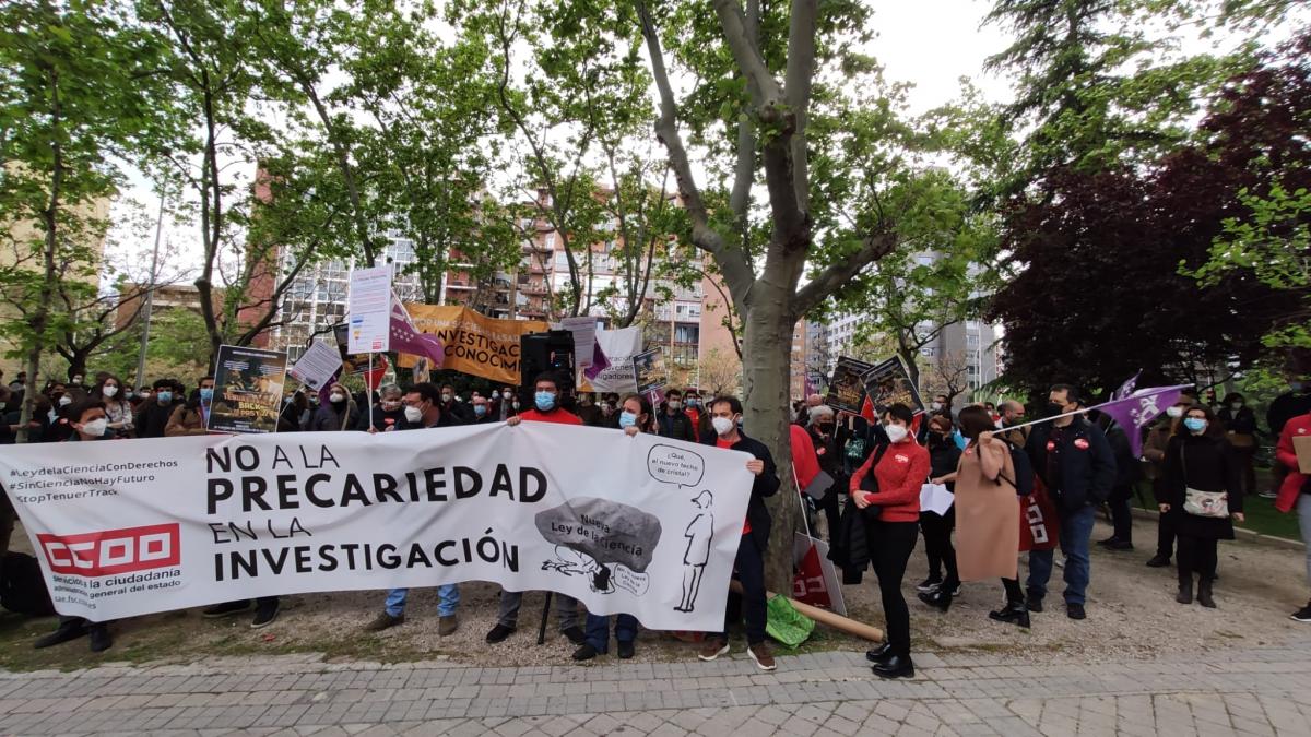 Concentracin en Madrid frente al Ministerio de Ciencia e Innovacin.