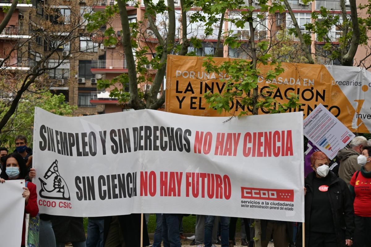 Concentracin frente al Ministerio de Ciencia e Innovacin, en Madrid, contra la reforma de la Ley de Ciencia.