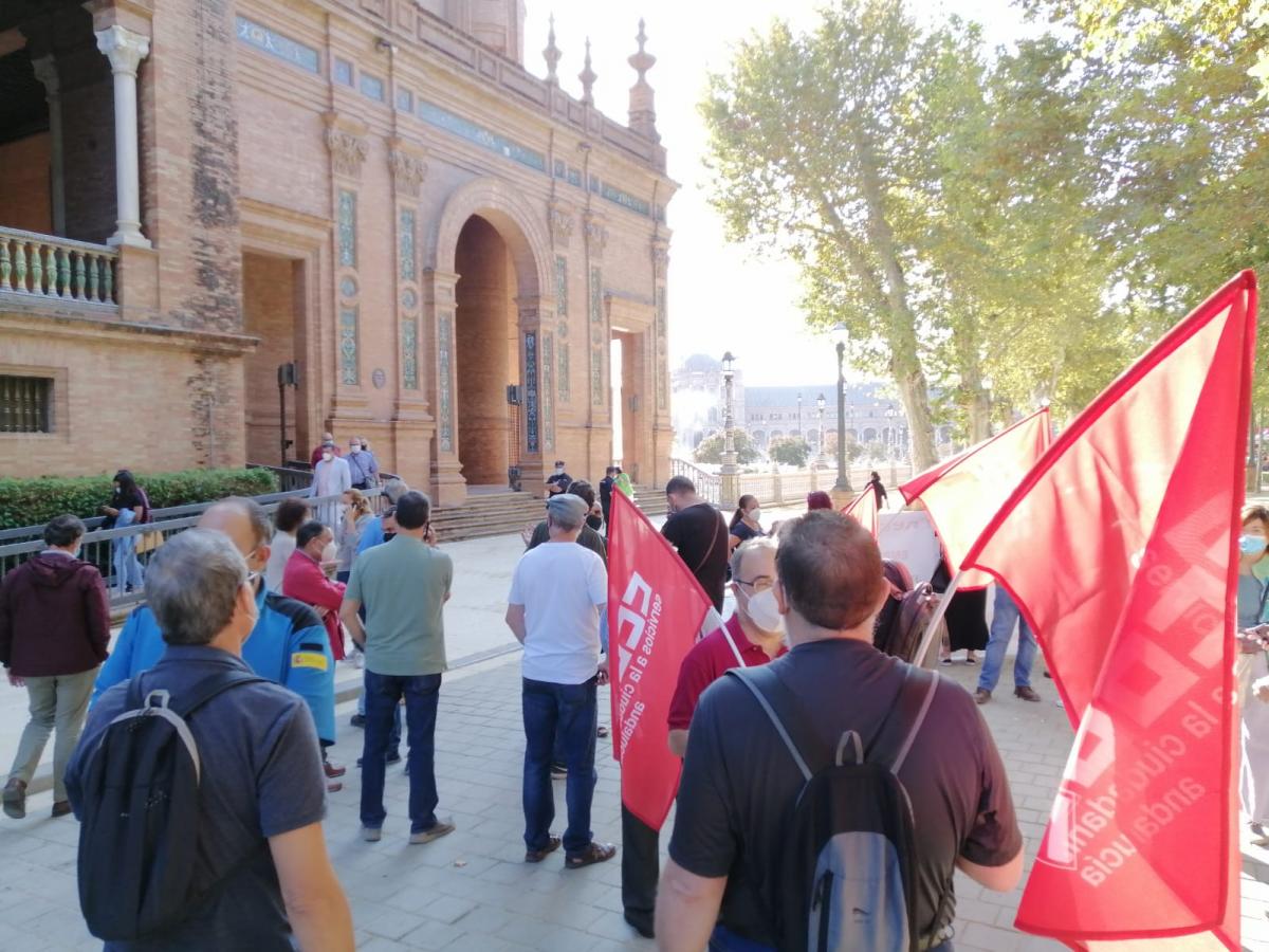Concentracin en Sevilla #CumpleSinRecortes