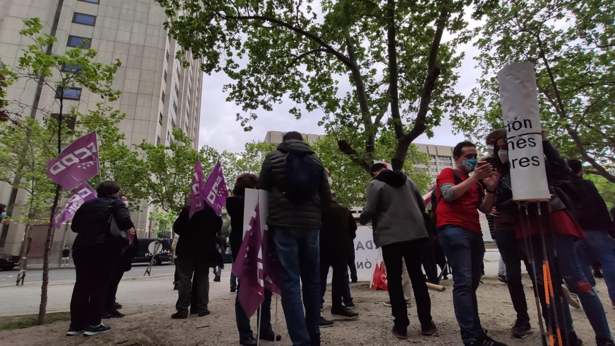 Concentracin en Madrid frente al Ministerio de Ciencia e Innovacin.