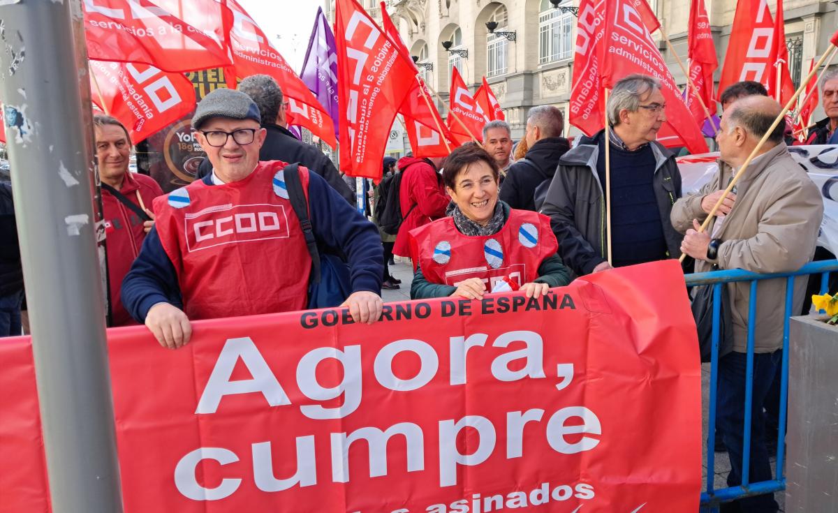 Concentracin #NosSobranRazones en la AGE delante del Congreso de los Diputados