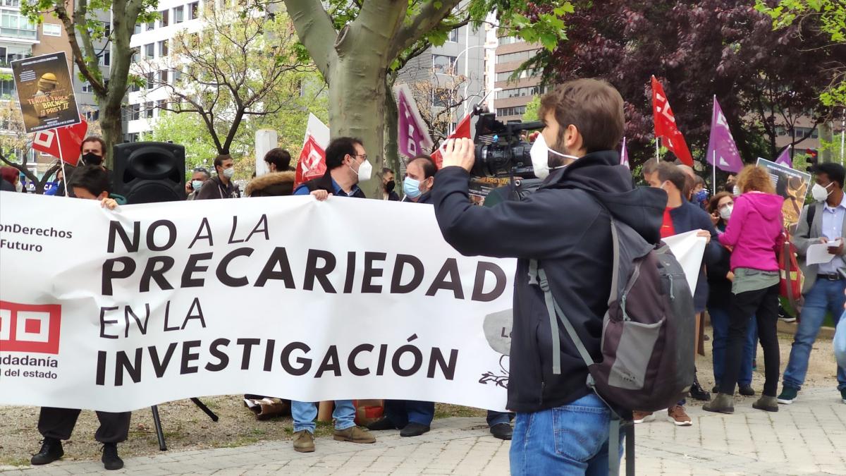 Concentracin en Madrid frente al Ministerio de Ciencia e Innovacin.