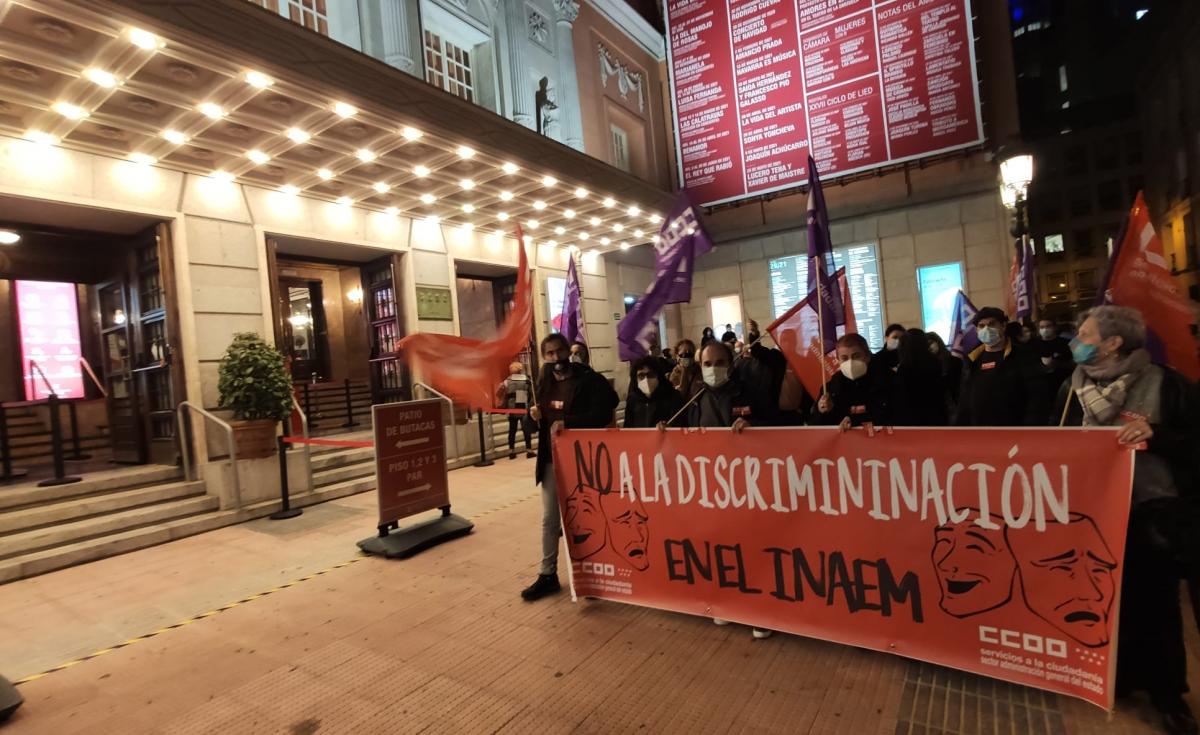 Concentracin de CCOO en el Teatro de la Zarzuela de Madrid